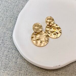 3/$20 Lily Pulitzer Hammered Texture Round Drop Earrings